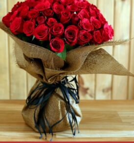 Hundred Red Rose Bunch Online Flower Delivery In Patiala